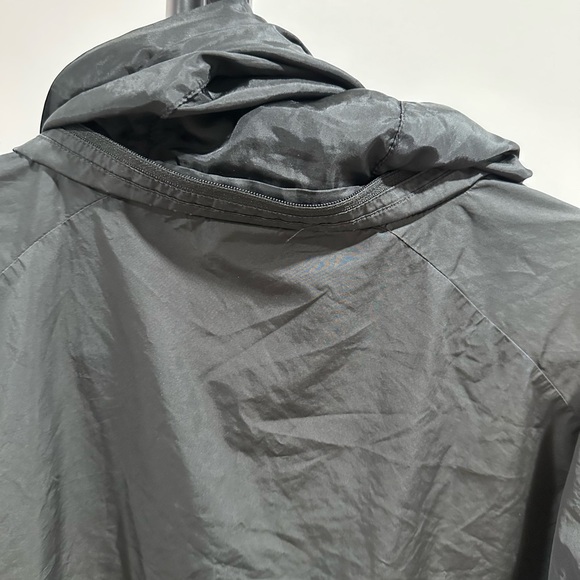 Nike Sportswear AV15Men's Black and White Jacket - Picture 8 of 9